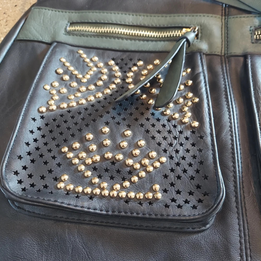 Studded handbag green black gold pockets roomy - Picture 2 of 6